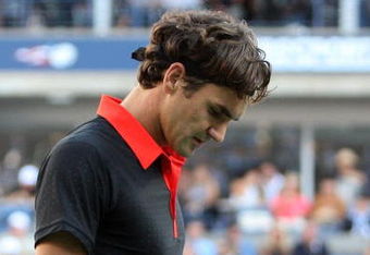 NEW YORK - SEPTEMBER 14:  Roger Federer of Switzerland reacts to losing a point against Juan Martin Del Potro of Argentina during the Men's Singles final on day fifteen of the 2009 U.S. Open at the USTA Billie Jean King National Tennis Center on September 14, 2009 in the Flushing neighborhood of the Queens borough of New York City.  (Photo by Jim McIsaac/Getty Images)