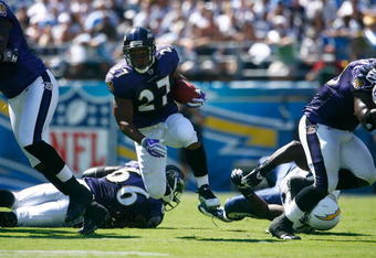 SAN DIEGO - SEPTEMBER 20:  Ray Rice #27 of the Baltimore Ravens carries the ball against the San Diego Chargers at Qualcomm Stadium on September 20, 2009 in San Diego, California. The Ravens defeated the Chargers 31-26.  (Photo by Jeff Gross/Getty Images)