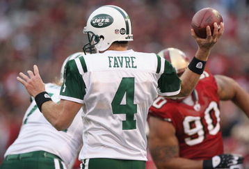 SAN FRANCISCO - DECEMBER 07:  Quarterback Brett Favre #4 of the New York Jets passes the ball against the San Francisco 49ers during an NFL game on December 7, 2008 at Candlestick Park in San Francisco, California. (Photo by Jed Jacobsohn/Getty Images)