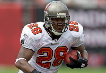 TAMPA, FL - SEPTEMBER 13:  Running back Derrick Ward #28 of the Tampa Bay Buccaneers runs the ball against the Dallas Cowboys during the game at Raymond James Stadium on September 13, 2009 in Tampa, Florida.  (Photo by J. Meric/Getty Images)