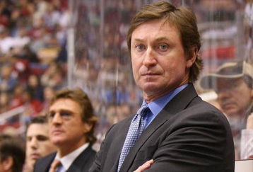 GLENDALE, AZ - FEBRUARY 28:  Head Coach Wayne Gretzky of the Phoenix Coyotes manages his team from behind the bench during his game against the St. Louis Blues on February 28, 2009 at the Jobing.com Arena in Glendale, Arizona.  (Photo by Bruce Bennett/Getty Images)