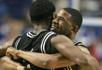 LEXINGTON, KY - JANUARY 20:  Derrick Byars #4 and Shan Foster #32 and of the Vanderbilt Commodores celebrate in the final minutes of the 72-67 victory over the Kentucky Wildcats on January 20, 2007 at Rupp Arena in Lexington, Kentucky. Vanderbilt defeated Kentucky, 72-67.  (Photo by Andy Lyons/Getty Images)