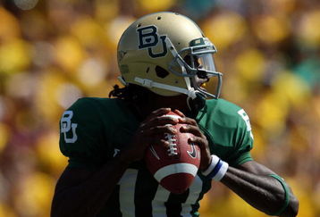 WACO, TX - OCTOBER 04:  Quarterback Robert Griffin #10 of the Baylor Bears drops back to pass against the Oklahoma Sooners at Floyd Casey Stadium on October 4, 2008 in Waco, Texas.  (Photo by Ronald Martinez/Getty Images)