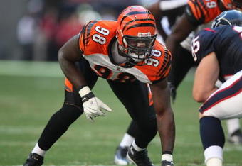 HOUSTON - OCTOBER 26:  Defensive end Antwan Odom #98 of the Cincinnati Bengals sets on the line against the Houston Texans on October 26, 2008 at Reliant Stadium in Houston, Texas.  (Photo by Stephen Dunn/Getty Images)