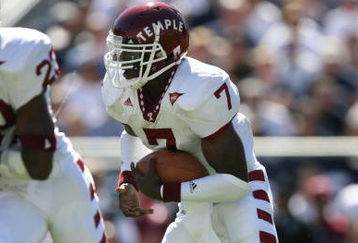 STATE COLLEGE, PA - SEPTEMBER 19: Quarterback Chester Stewart #7 of the Temple Owls runs with the ball during a game against the Penn State Nittany Lions on September 19, 2009 at Beaver Stadium in State College, Pennsylvania. (Photo by Hunter Martin/Getty Images)