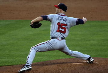 LOS ANGELES, CA - JULY 9:   Pitcher Tim Hudson #15 of the Atlanta Braves throws a pitch against the Los Angeles Dodgers on July 9, 2008 at Dodger Stadiium in Los Angeles, California.   The Dodgers won 2-1. (Photo by Stephen Dunn/Getty Images)