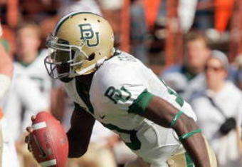 AUSTIN, TX - NOVEMBER 8:  Quarterback Robert Griffin #10 of the Baylor Bears runs the ball during the game against the Texas Longhorns on November 8, 2008 at Darrell K Royal-Texas Memorial Stadium in Austin, Texas.  Texas won 45-21. (Photo by Brian Bahr/Getty Images)