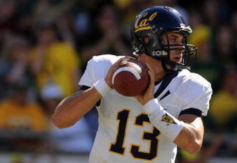 EUGENE, OR - SEPTEMBER 26: Kevin Riley #13 of the California Bears looks for an open receiver downfield in the third quarter of the game against the Oregon Ducks at Autzen Stadium on September 26, 2009 in Eugene, Oregon. (Photo by Steve Dykes/Getty Images)
