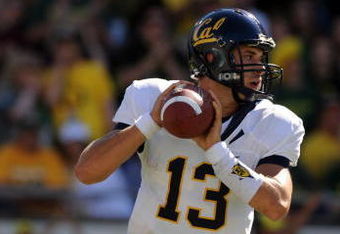 EUGENE, OR - SEPTEMBER 26: Kevin Riley #13 of the California Bears looks for an open receiver downfield in the third quarter of the game against the Oregon Ducks at Autzen Stadium on September 26, 2009 in Eugene, Oregon. (Photo by Steve Dykes/Getty Images)