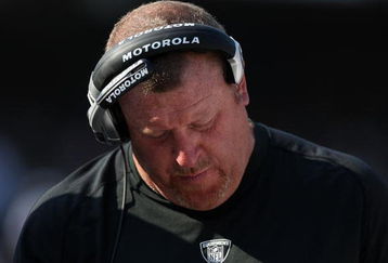 OAKLAND, CA - SEPTEMBER 27: Head coach Tom Cable of the Oakland Raiders looks on against the Denver Broncos on September 27, 2009 during an NFL game at the Oakland-Alameda County Coliseum in Oakland, California.  (Photo by Jed Jacobsohn/Getty Images)
