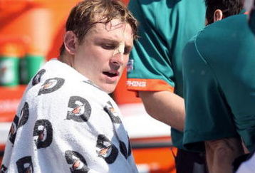 SAN DIEGO, CA - SEPTEMBER 27:  Quarterback Chad Pennington #10 of the Miami Dolphins sits on the bench after a shoulder injury against the San Diego Chargers at Qualcomm Stadium on September 27, 2009 in San Diego, California. Pennington did not return to the game. (Photo by Donald Miralle/Getty Images)