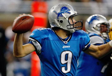 DETROIT, MI - SEPTEMBER 27: Quarterback Matthew Stafford #9 of the Detroit Lions passes the football against the Washington Redskins at Ford Field on September 27, 2009 in Detroit, Michigan. The Lions defeated the Redskins 19-14. (Photo by Scott Boehm/Getty Images)