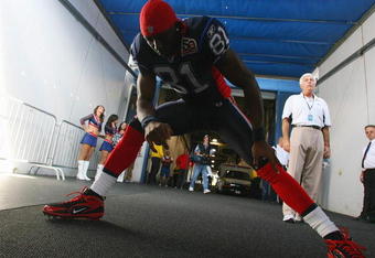 ORCHARD PARK, NY - SEPTEMBER 20:  Wide receiver Terrell Owens #81 of the Buffalo Bills gets ready to take the field prior to the game against the Tampa Bay Buccaneers at Ralph Wilson Stadium on September 20, 2009 in Orchard Park, New York.  The Bills won 33-20.  (Photo by Rick Stewart/Getty Images)
