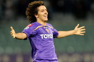 FLORENCE, ITALY - SEPTEMBER 23: Stefan Jovetic of Fiorentina celebrates after scoring the first goal during the Serie A match at Stadio Artemio Franchi on September 23, 2009 in Florence, Italy.  (Photo by Claudio Villa/Getty Images)