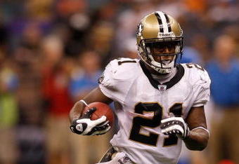 NEW ORLEANS - SEPTEMBER 13:  Mike Bell #21 of the New Orleans Saints during the game against the Detroit Lions at the Louisiana Superdome on September 13, 2009 in New Orleans, Louisiana.  (Photo by Chris Graythen/Getty Images)