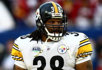 TAMPA, FL - FEBRUARY 01:  Running back Carey Davis #38 of the Pittsburgh Steelers looks on against the Arizona Cardinals during Super Bowl XLIII on February 1, 2009 at Raymond James Stadium in Tampa, Florida.  (Photo by Chris McGrath/Getty Images)
