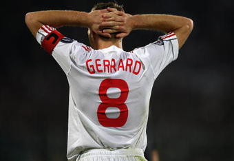 FLORENCE, ITALY - SEPTEMBER 29:  Steven Gerrard of Liverpool looks dejected during the UEFA Champions League Group E match between Fiorentina and Liverpool at the Stadio Artemio Franchi stadium on September 29, 2009 in Florence, Italy.  (Photo by Clive Brunskill/Getty Images)