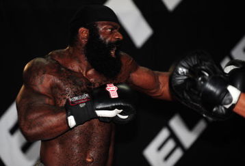 LOS ANGELES, CA - SEPTEMBER 17:  MMA Heavyweight Sensation Kimbo Slice is seen during the Workout/Media Day with Kimbo Slice and Gina Carano at the Legends Mixed Martial Arts Training Center on September 17, 2008 in Los Angeles, California.  (Photo by Robert Laberge/Getty Images)