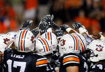 AUBURN, AL - SEPTEMBER 19:  The Auburn Tigers huddle after pregame warmpus before facing the West Virginia Mountaineers at Jordan-Hare Stadium on September 19, 2009 in Auburn, Alabama.  (Photo by Kevin C. Cox/Getty Images)