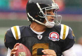 EAST RUTHERFORD, NJ - SEPTEMBER 27:  Mark Sanchez #6 of The New York Jets passes against The Tennessee Titans during their game on September 27, 2009 at Giants Stadium in East Rutherford, New Jersey.  (Photo by Al Bello/Getty Images)