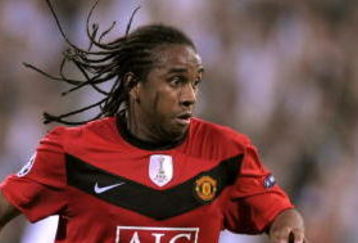 ISTANBUL, TURKEY - SEPTEMBER 15:  Anderson of Manchester United in action during the UEFA Champions League Group B match between Besiktas and Manchester United at the Inonu Stadium on September 15, 2009 in Istanbul, Turkey.  (Photo by Shaun Botterill/Getty Images)
