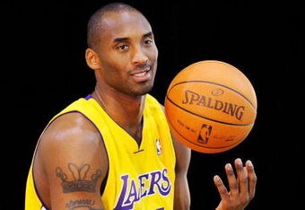 EL SEGUNDO, CA - SEPTEMBER 29:  Kobe Bryant #24 of the Los Angeles Lakers during Lakers media day at the Lakers training facility on September 29, 2009 in El Segundo, California. NOTE TO USER: User expressly acknowledges and agrees that, by downloading and/or using this Photograph, user is consenting to the terms and conditions of the Getty Images License Agreement.  (Photo by Kevork Djansezian/Getty Images)