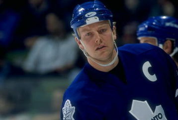 5 Nov 1997:  Mats Sundin #13 of the Toronto Maple Leafs in action during a game against the Calgary Flames at the Canadien Airlines Saddledome in Calgary, Canada. Mandatory Credit: Ian Tomlinson  /Allsport