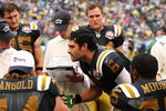 EAST RUTHERFORD, NJ - SEPTEMBER 27:  Mark Sanchez #6 of The New York Jets talks to his offense during the game against The Tennessee Titans during their game on September 27, 2009 at Giants Stadium in East Rutherford, New Jersey.  (Photo by Al Bello/Getty Images)