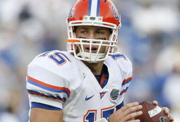 LEXINGTON, KY - SEPTEMBER 26: Quarterback Tim Tebow #15 of the Florida Gators warms up prior to the game against the Kentucky Wildcats at Commonwealth Stadium on September 26, 2009 in Lexington, Kentucky. (Photo by Andy Lyons/Getty Images)