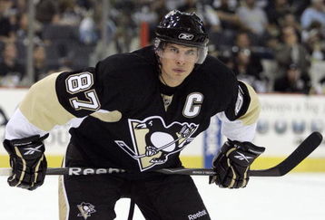 PITTSBURGH, PA - SEPTEMBER 15:  Sidney Crosby #87 of the Pittsburgh Penguins prepares for a face-off against the Columbus Blue Jackets at Mellon Arena on September 15, 2009 in Pittsburgh, Pennsylvania.  (Photo by Justin K. Aller/Getty Images)