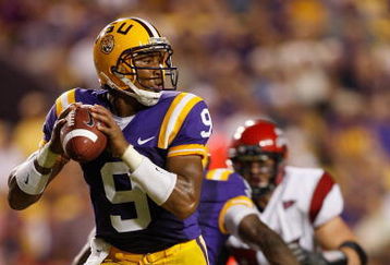 BATON ROUGE, LA - SEPTEMBER 19:  Quarterback Jordan Jefferson #9 of the Louisiana State University Tigers looks to throw a pass against the University of Louisiana-Lafatette Ragin' Cajuns at Tiger Stadium on September 19, 2009 in Baton Rouge, Louisiana.  The Tigers defeated the Cajuns 31-3.  (Photo by Chris Graythen/Getty Images)