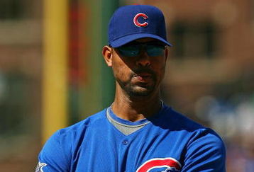 CHICAGO - AUGUST 30: Derrek Lee #25 of the Chicago Cubs waits for a pitching change in the 4th inning of a game against the New York Mets on August 30, 2009 at Wrigley Field in Chicago, Illinois. The Mets defeated the Cubs 4-1. (Photo by Jonathan Daniel/Getty Images)