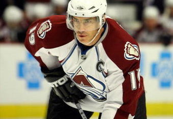 CHICAGO - NOVEMBER 03:  Joe Sakic #19 of the Colorado Avalanche skates against the Chicago Blackhawks  at the United Center on November 3, 2008 in Chicago, Illinois.  (Photo by Jeff Gross/Getty Images)