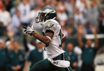 PHILADELPHIA - SEPTEMBER 27:  DeSean Jackson #10 of the Philadelphia Eagles runs for a second quarter touchdown against the Kansas City Chiefs during their game on September 27, 2009 at Lincoln Financial Field in Philadelphia, Pennsylvania.  (Photo by Travis Lindquist/Getty Images)