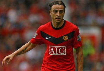 MANCHESTER, ENGLAND - AUGUST 16:  Dimitar Berbatov of Manchester United in action during the Barclays Premier League match between Manchester United and Birmingham City at Old Trafford on August 16, 2009 in Manchester, England. (Photo by Alex Livesey/Getty Images)