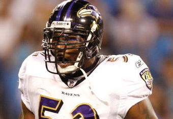 CHARLOTTE, NC - AUGUST 29: Linebacker Ray Lewis #52 of the Baltimore Ravens celebrates after a tackle during their game against the Carolina Panthers at Bank of America Stadium on August 29, 2009 in Charlotte, North Carolina. (Photo by Streeter Lecka/Getty Images)