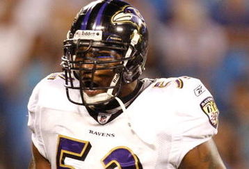 CHARLOTTE, NC - AUGUST 29: Linebacker Ray Lewis #52 of the Baltimore Ravens celebrates after a tackle during their game against the Carolina Panthers at Bank of America Stadium on August 29, 2009 in Charlotte, North Carolina. (Photo by Streeter Lecka/Getty Images)