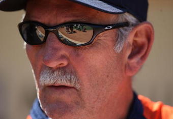 OAKLAND, CA - AUGUST 23: Manager Jim Leyland #10 of the Detroit Tigers against the Oakland Athletics during a Major League Baseball game on August 23, 2009 at the Oakland Coliseum in Oakland, California. (Photo by Jed Jacobsohn/Getty Images)