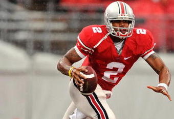 COLUMBUS, OH - SEPTEMBER 26:  Quarterback Terrelle Pryor #2 of the Ohio State Buckeyes runs with the ball against the Illinois Fighting Illini at Ohio Stadium on September 26, 2009 in Columbus, Ohio.  (Photo by Jamie Sabau/Getty Images)