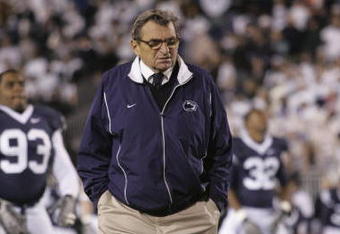 UNIVERSITY PARK, PA - OCTOBER 27: Head Coach Joe Paterno of the Penn State Nittany Lions walks among his players during warmups before the game against the Ohio State Buckeyes at Beaver Stadium on October 27, 2007 in University Park, Pennsylvania. Ohio State won 37-17. (Photo by Hunter Martin/Getty Images)