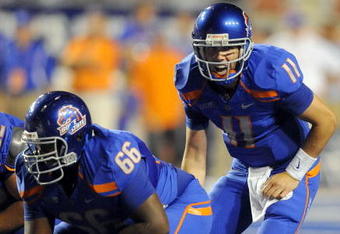 BOISE, ID - SEPTEMBER 3: Quarterback Kellen Moore #6 of the Boise State Broncos barks out signals as center Thomas Byrd #66 of the Boise State Broncos waits to snap the ball in the third quarter of the game against the Oregon Ducks at Bronco Stadium on September 3, 2009 in Boise, Idaho. Boise State won the game 19-8. (Photo by Steve Dykes/Getty Images)