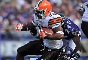BALTIMORE - SEPTEMBER 27:  Jerome Harrison #35 of the Cleveland Browns runs the ball against the Baltimore Ravens at M&T Bank Stadium on September 27, 2009 in Baltimore, Maryland. The Ravens defeated the Browns 34-3. (Photo by Larry French/Getty Images)