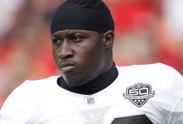 KANSAS CITY, MO - SEPTEMBER 20:  Thomas Howard #53 of the Oakland Raiders looks on during the game against the Kansas City Chiefs at Arrowhead Stadium on September 20, 2009 in Kansas City, Missouri. (Photo by Jamie Squire/Getty Images)