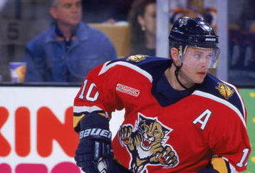 23 Mar 2000: Pavel Bure #10 of the Florida Panthers moves on the ice during the game against the Boston Bruins at the Fleet Center in Boston, Massachusetts. The Panthers defeated the Bruins 3-1.