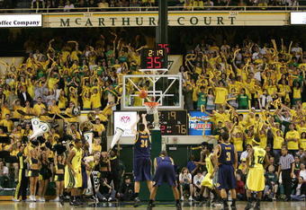 EUGENE, OR - JANUARY 20:  Ryan Anderson #34 of the California Golden Bears makes a free throw during the game against the Oregon Ducks on January 20, 2007 at McArthur Court in Eugene, Oregon. (Photo by Jonathan Ferrey/Getty Images)