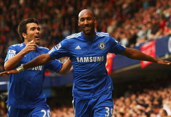 LONDON - OCTOBER 04:  Nicolas Anelka of Chelsea celebrates with Deco (L) as he scores their first goal during the Barclays Premier League match between Chelsea and Liverpool at Stamford Bridge on October 4, 2009 in London, England.  (Photo by Ian Walton/Getty Images)