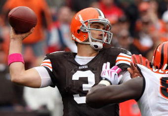 CLEVELAND - OCTOBER 04:  Derek Anderson #3 of the Cleveland Browns throws a pass against the Cincinnati Bengals during their game at Cleveland Browns Stadium on October 4, 2009 in Cleveland, Ohio. The Bengals defeated the Browns 23-20 in overtime.  (Photo by Jim McIsaac/Getty Images)