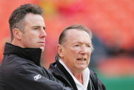 KANSAS CITY, MO - DECEMBER 25:  Quarterback Rich Gannon stands with Oakland Raiders owner Al Davis prior to the game against the Kansas City Chiefs at Arrowhead Field on December 25, 2004 in Kansas City, Missouri.  The Chiefs defeated the Raiders 31-30.  (Photo by Jamie Squire/Getty Images)