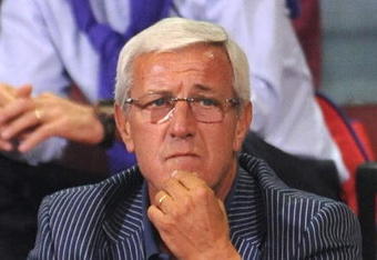 GENOA, ITALY - SEPTEMBER 24:  Marcello Lippi head coach of Italy gestures during the Serie A match between Genoa CFC and SSC Juventus FC at Stadio Luigi Ferraris on September 24, 2009 in Genoa, Italy.  (Photo by Massimo Cebrelli/Getty Images)