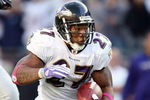 FOXBORO, MA - OCTOBER 04:  Ray Rice #27  of the Baltimore Ravens carries the ball in the second half against the New England Patriots on October 4, 2009 at Gillette Stadium in Foxboro, Massachusetts.  (Photo by Elsa/Getty Images)